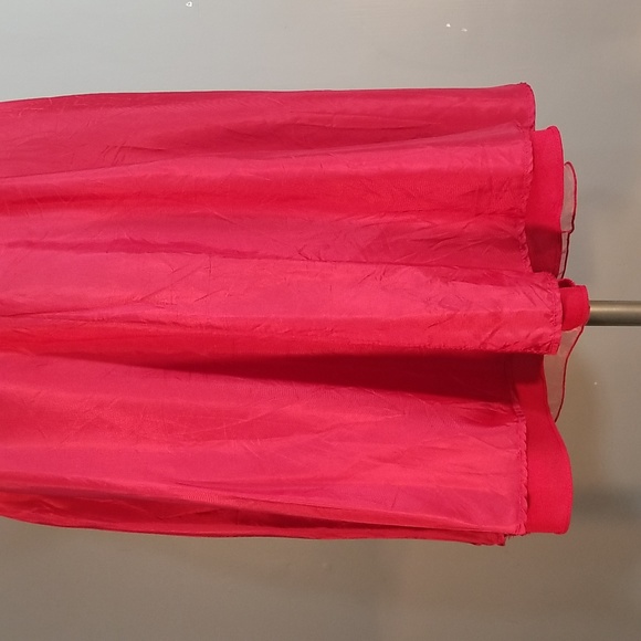 Organza Shimmering red dress approximate size 6 - Picture 13 of 17